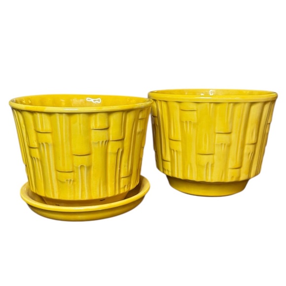 Mccoy Pottery Other - Vintage McCoy Yellow Planters Set of 2 Mid-Century Modern 0375 & 378